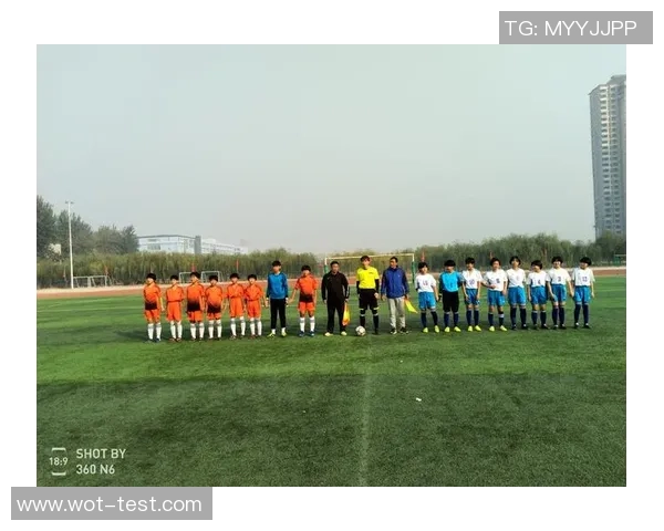 足球明星休闲日:远离赛场的放松时光与私人生活揭秘 足球明星休闲日:远离赛场的放松时光与私人生活揭秘