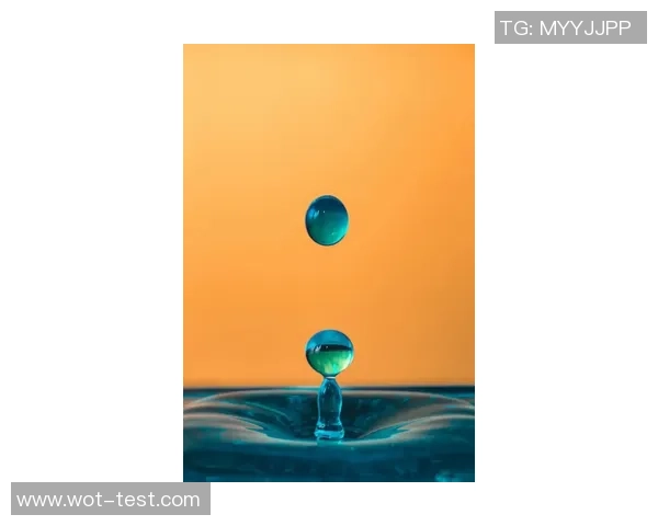 球星卡收藏热潮席卷全球 足球动态瞬息万变 引领市场新风潮