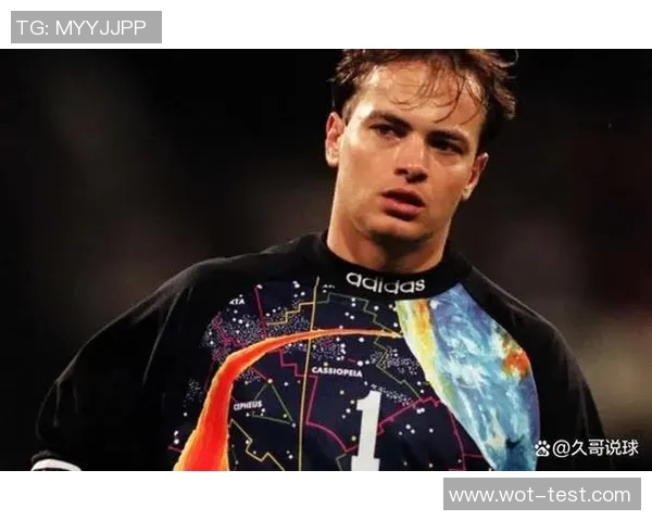 足球号码16的球星盘点:那些穿16号球衣闪耀赛场的传奇人物 足球号码16的球星盘点:那些穿16号球衣闪耀赛场的传奇人物