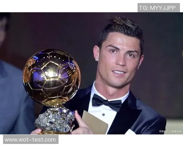 史上十大足球巨星排名揭晓 谁是你心中的最佳球员 史上十大足球巨星排名揭晓 谁是你心中的最佳球员