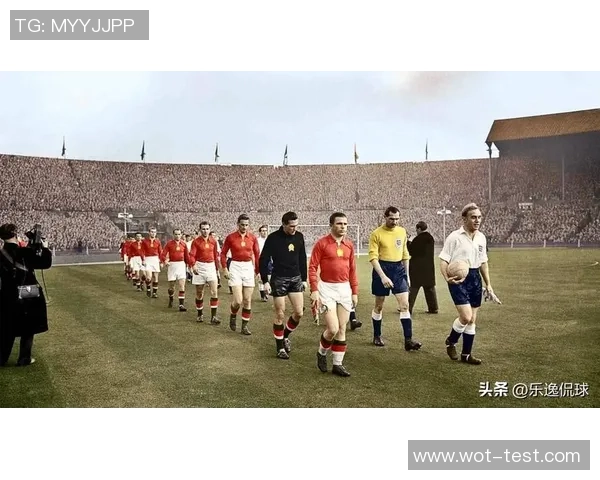 足球历史上伟大的后场球员盘点与影响力分析